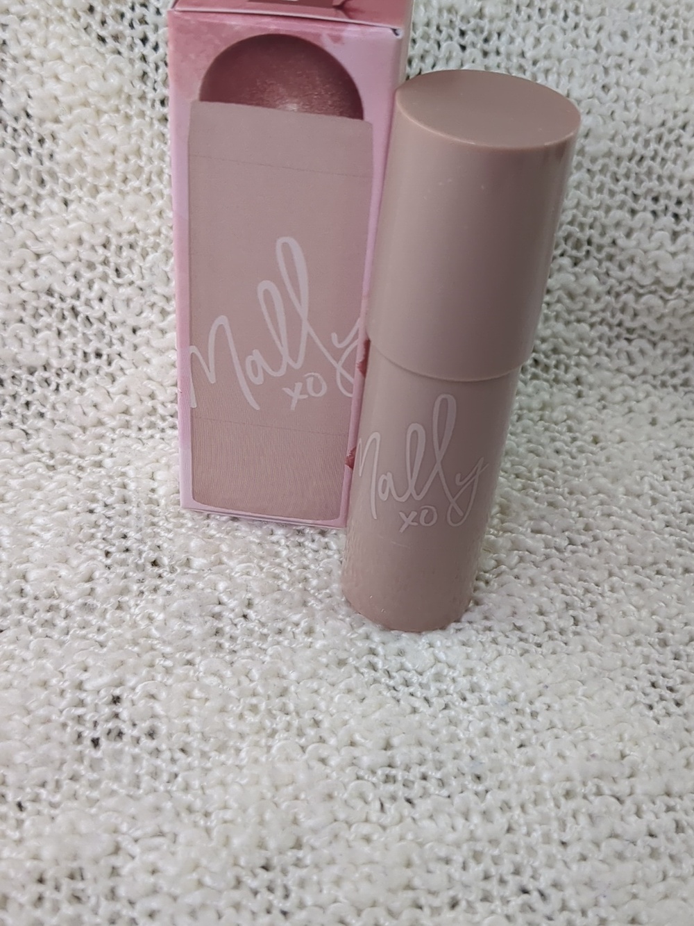 Mally Beauty Shimmer Shape & Glow Defining Stick in Rose & Shine, 6.5g/0.22oz - Picture 3 of 13